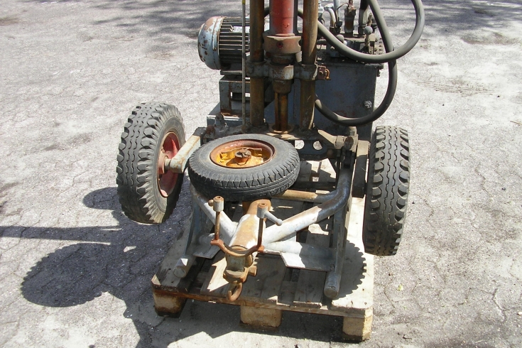 Undercarriage with tyres